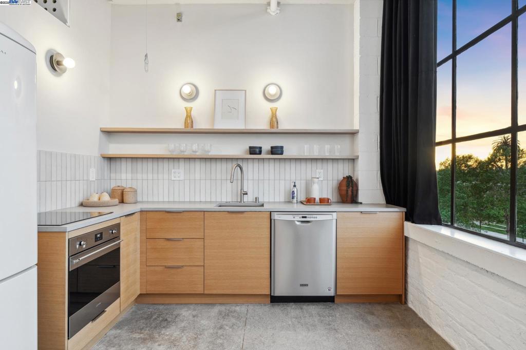 Properties 4 4053 HARLAN STREET 313