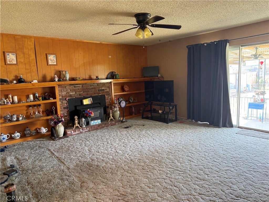 1512 Harding Way