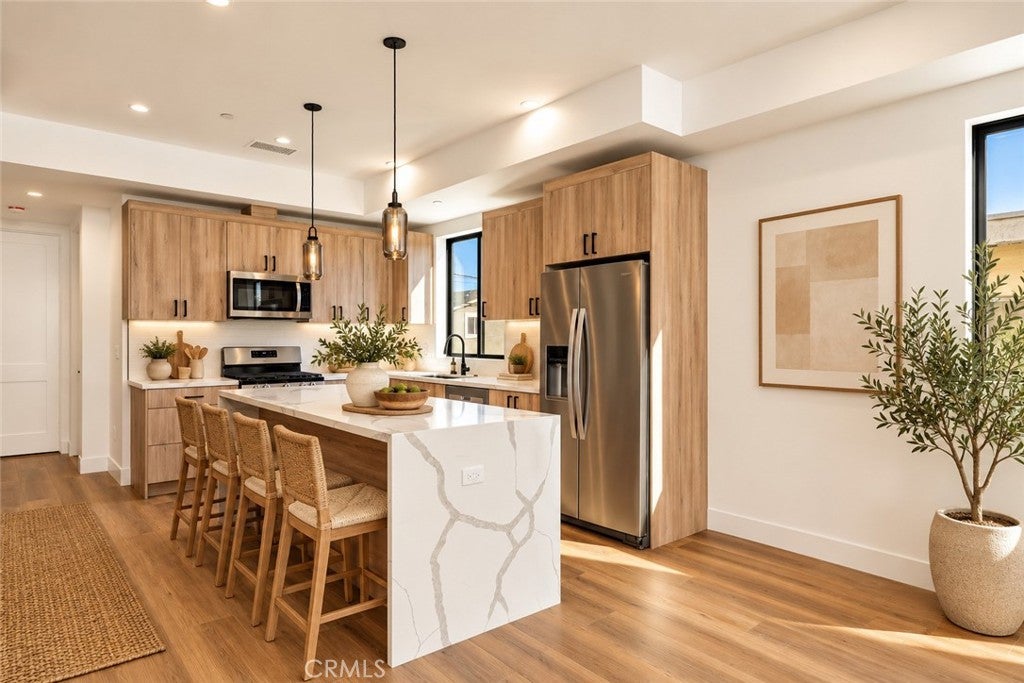 2204 Carmona