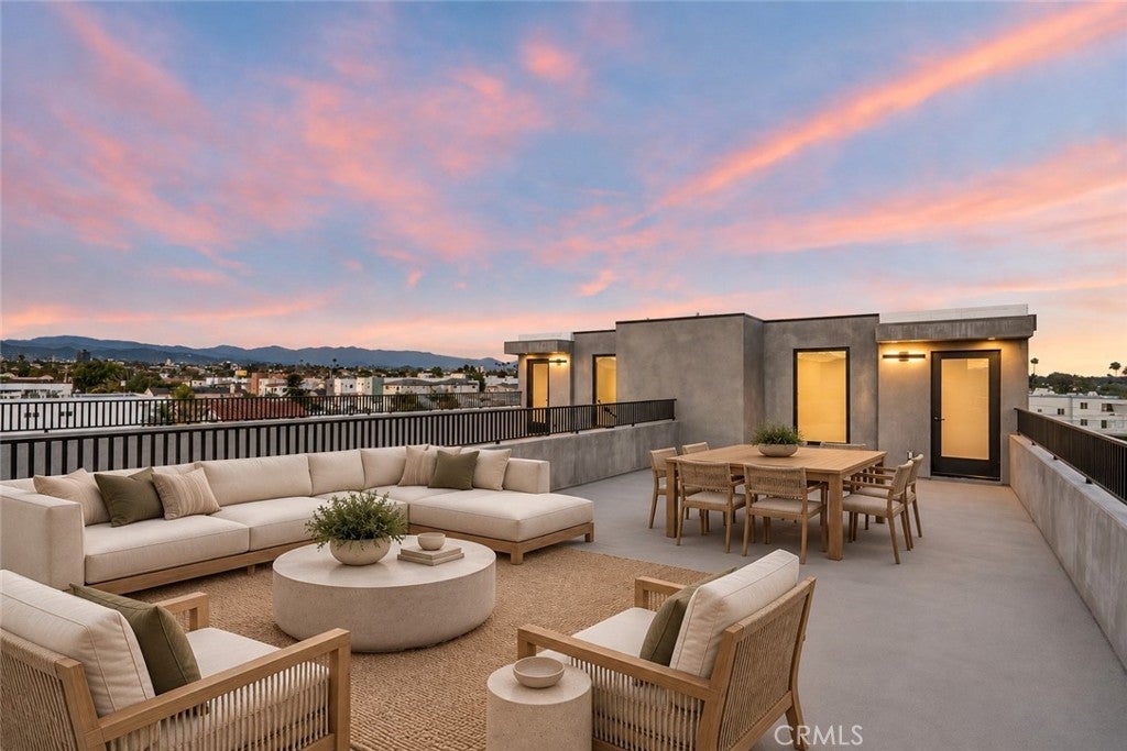 2204 Carmona