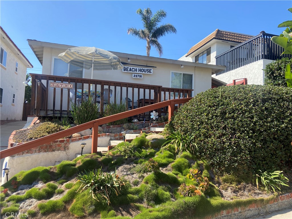 Welcome to your ocean-view beach retreat in the heart of Dana Point!
This fully furnished short-term rental is available September 15, 2025 – May 31, 2026.
Enjoy stunning ocean views and bright, open living spaces in this charming coastal cottage. Thoughtfully furnished and fully equipped, it’s ready for you to move in and start living the beach lifestyle.
Perfect for entertaining, the home offers plenty of seating indoors and out. Relax on the front deck as sailboats pass by, or retreat to the private backyard with a BBQ for casual evenings.
Additional features include:
• Abundant natural light
• Updated bathroom
• Vinyl flooring
• Washer & dryer
• Outdoor shower
• Carport + generous driveway parking
• Ample storage for bikes & surfboards
Stroll to Lantern Village for shops and dining, or hop on your bike and be at the beach in minutes. This home truly has it all!