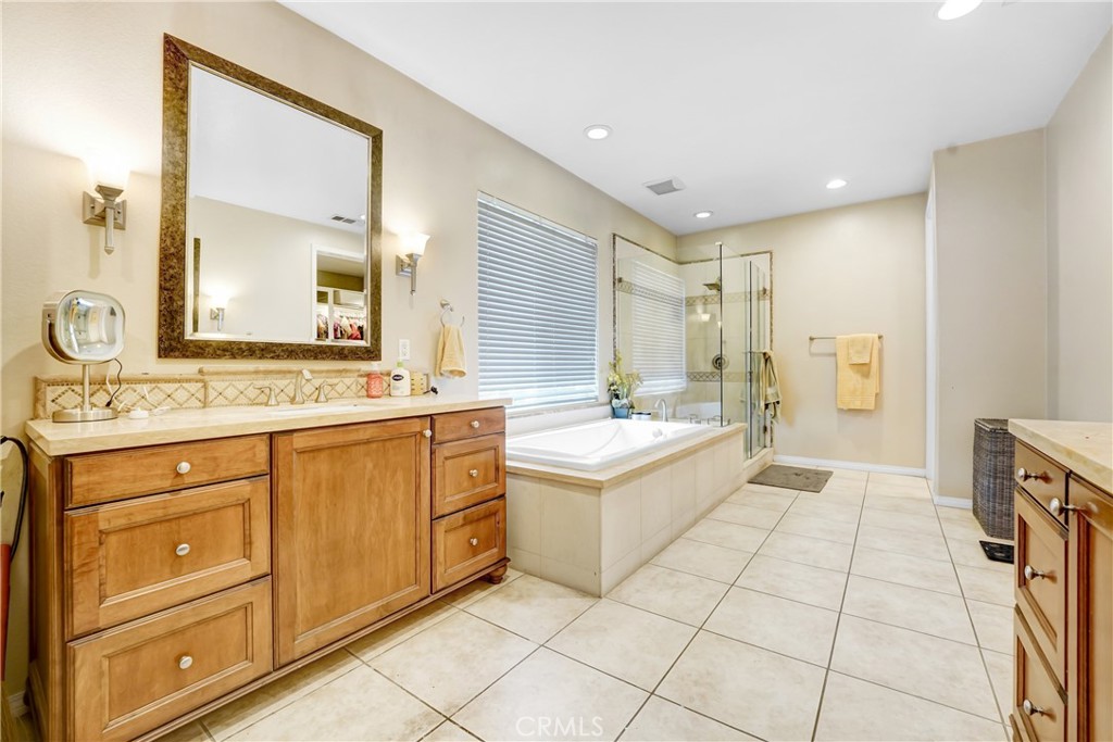 Custom Homes (VALN) (CVALN) - Residential Lease