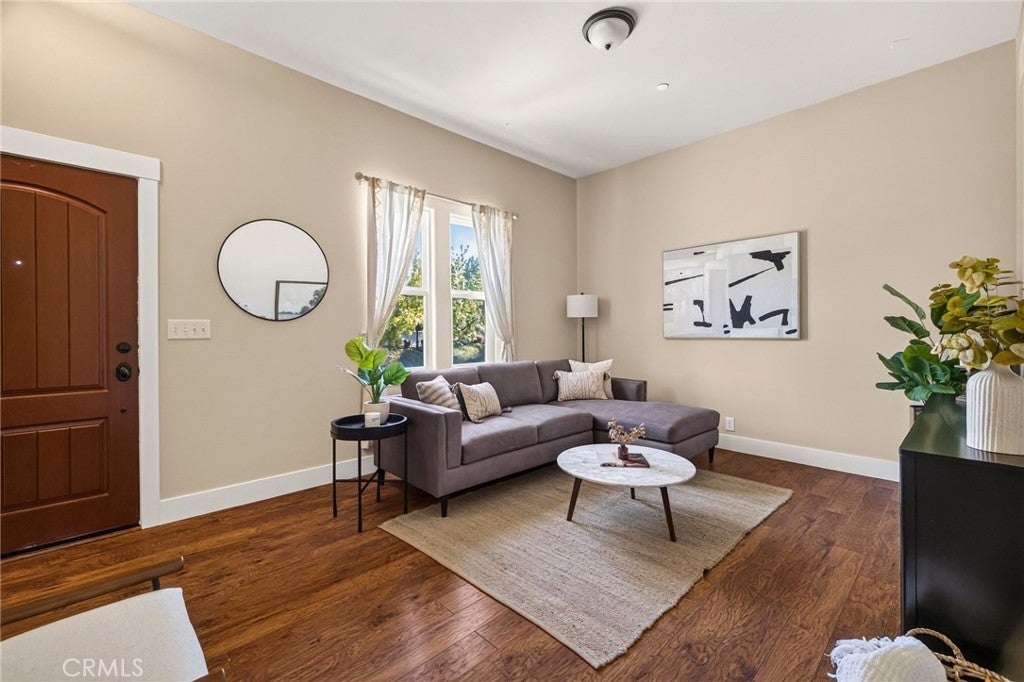 2218 Hutchinson