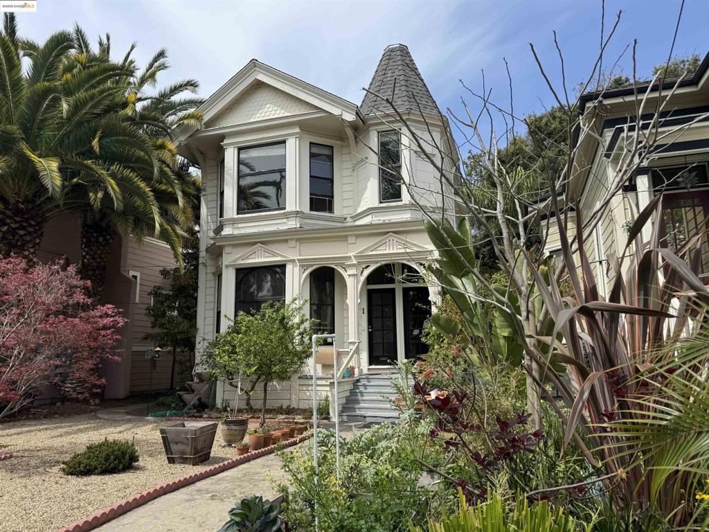The subject property at 1213 Park Avenue is supremely situated just a half-block from Encinal and Park Street with an easy walk to the best of the City of Alameda. Unit #2, (recently renovated above garden) to be delivered vacant. This impeccably maintained and stunningly beautiful property further benefits from proximity to to Crown Beach, Shoreline. and South Shore Shopping Center allowing fantastic opportunity for entertainment and outdoor recreation. Surrounded primarily by a mix of apartments and single-family-homes and across the street from Chocheyno Park with open grass and picnic spots, the complex affords tenants the ability to walk to the best offerings of Alameda including South Shore Beach, South Shore Shopping Center, and Park Street. Centrally located in the Bay Area, Alameda South Shore Center is an established open-air shopping center featuring 594,000 square feet of dining, shopping and entertainment destinations. Both residents and visitors alike are drawn not only to the comprehensive variety of national and local restaurants and retailers, but also to the new outdoor family play area, spacious central courtyard and newly renovated building facades. Alameda South Shore Center is the area’s premier family friendly option to shop, dine, play and relax.
