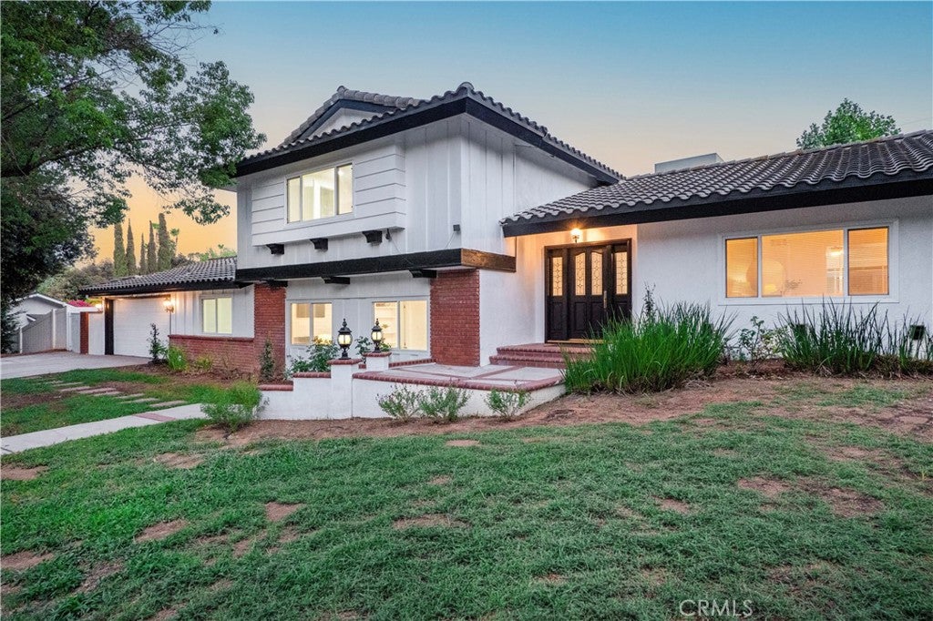 2350 Shadow Hill Drive