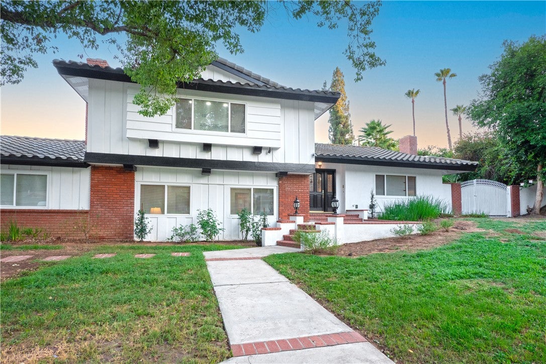 2350 Shadow Hill Drive