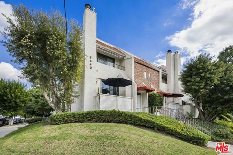 6540 Hayvenhurst Avenue 28 Lake Balboa CA 91406