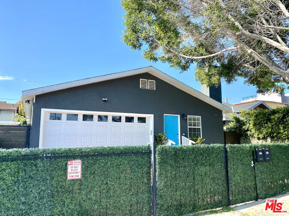 Nicely updated home in Prime Mid City area. This bright and spacious free standing detached home is part of a duplex. There are two separate free standing detached homes on the lot, both with their own private gated fenced off back yards. It features open floor plan with abundance of natural light, laminate/vinyl flooring through out, large beautiful kitchen with lot of cabinets and counter space, granite counter tops and stainless steel appliances. Spacious bedrooms with large closets. Master bathroom with travertine. Private fenced off and gated back yard area. Two car garage with direct access and laundry area. Central air conditioning and heating. It's centrally located in Prime Mid Los Angeles neighborhood near Midtown Crossing shopping center with lots of shops and restaurants. 5.5 miles from USC, 10 miles from UCLA & 1.8 miles from Expo/La Brea train station. Easy FWY access.