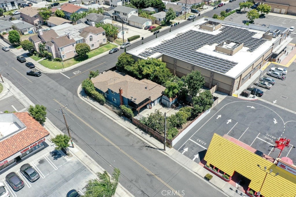 13861 Pine St.