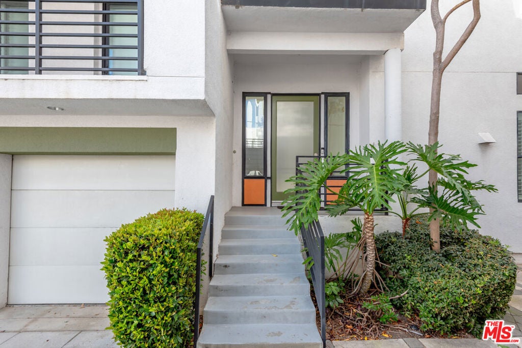 12912 Discovery, Playa Vista CA 90094