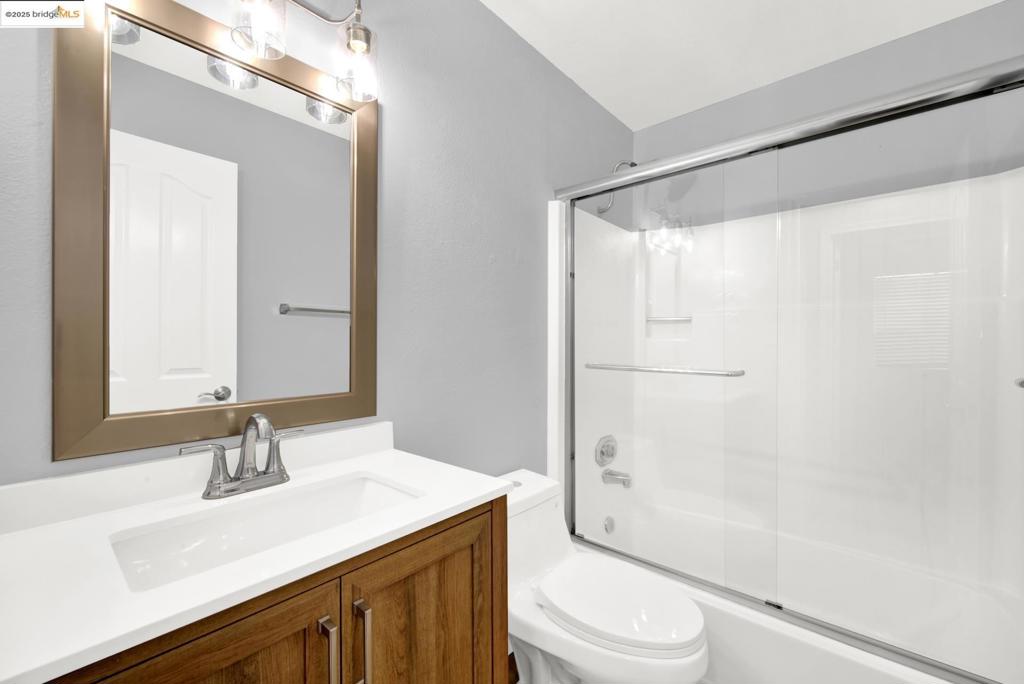 EAST OAKLAND - Residential