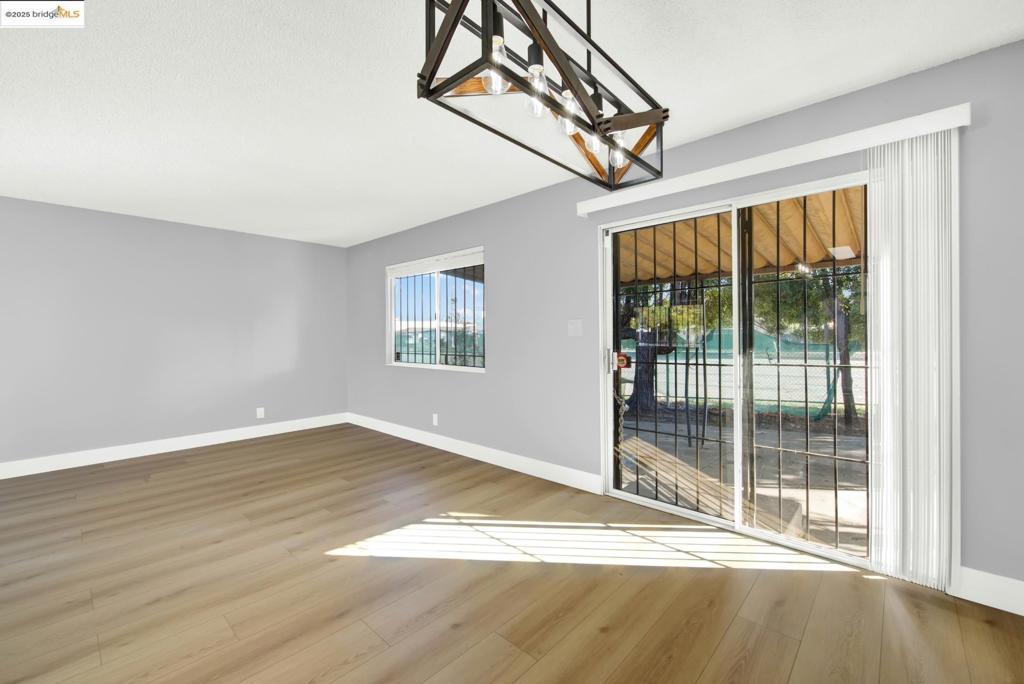 EAST OAKLAND - Residential