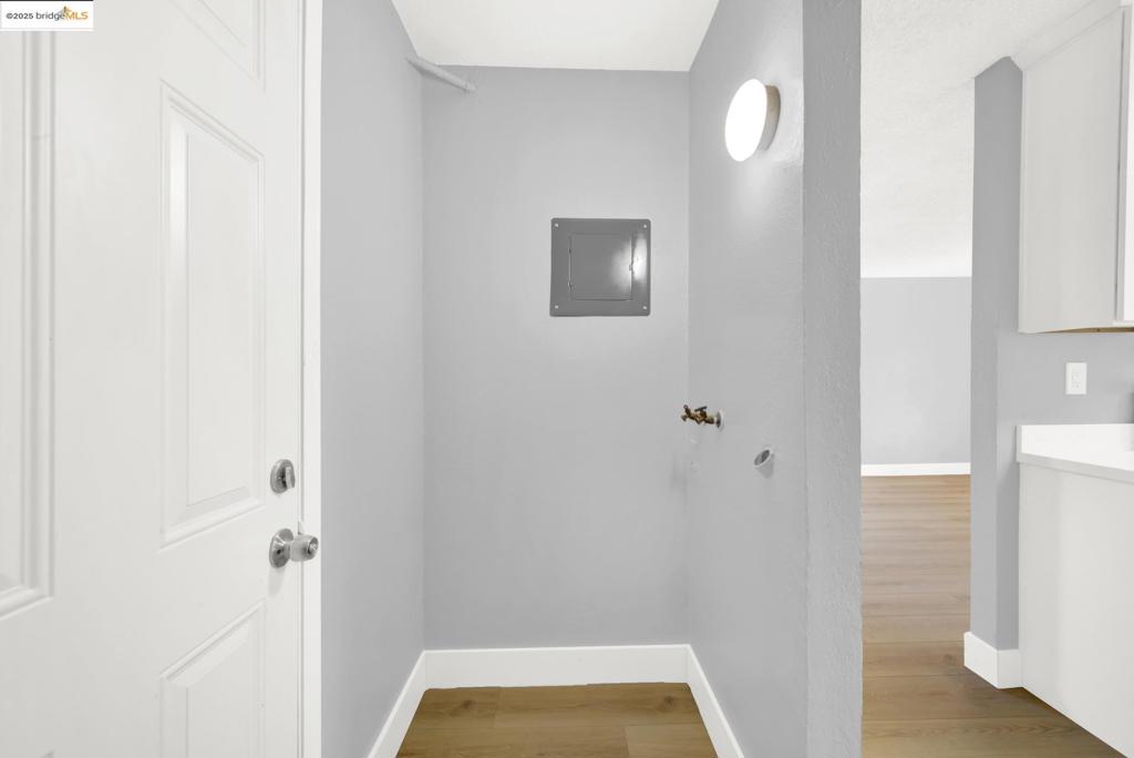 EAST OAKLAND - Residential