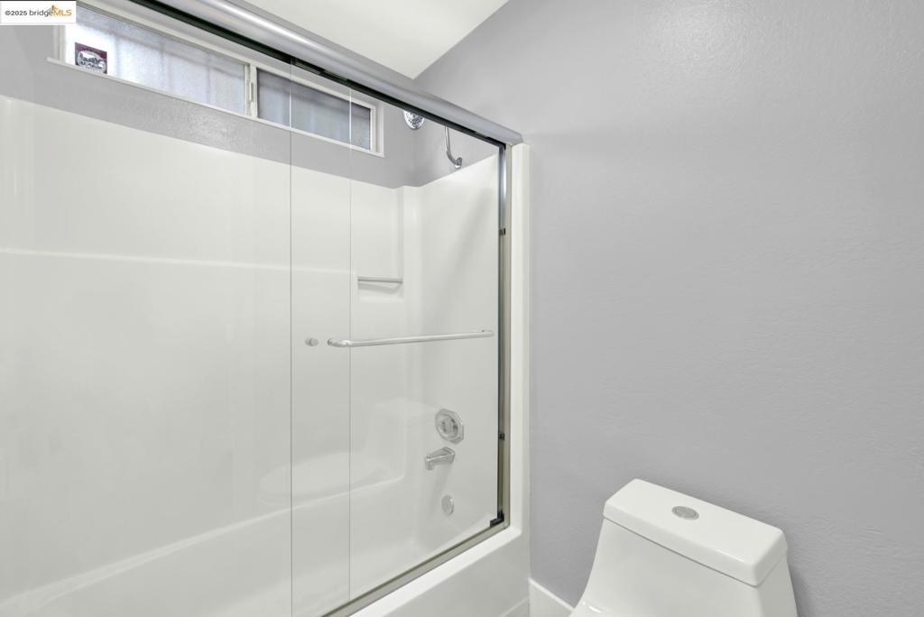 EAST OAKLAND - Residential