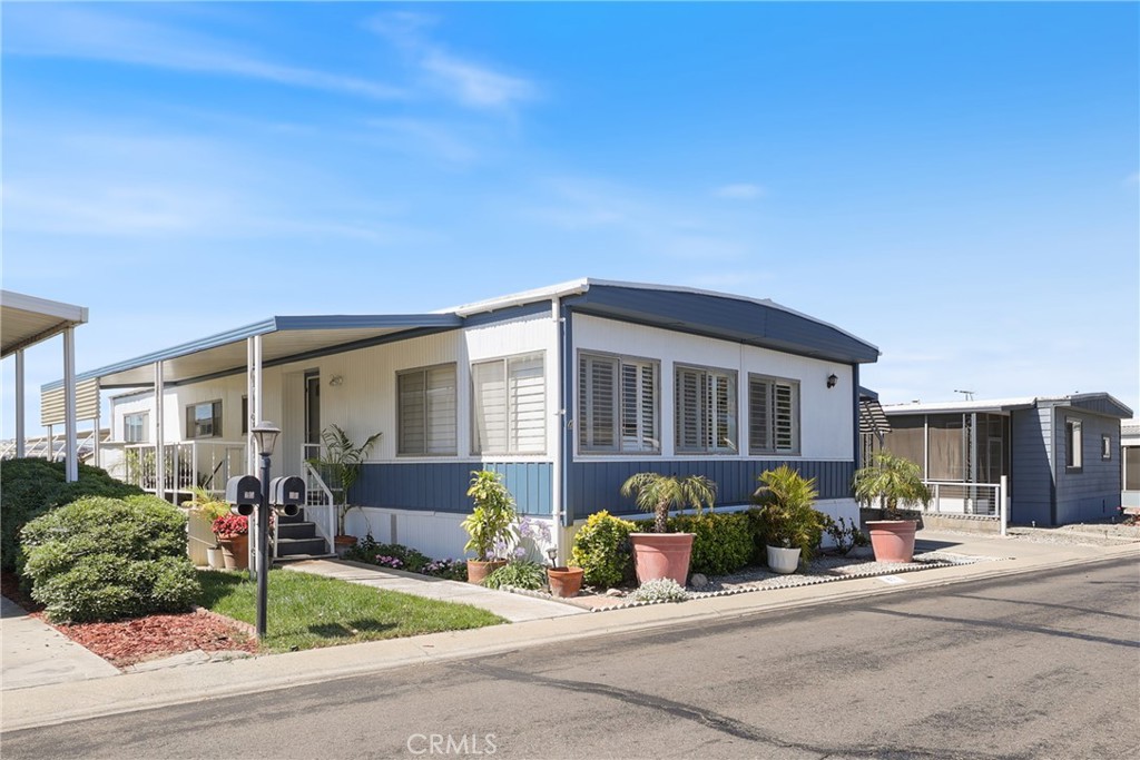 12400 Cypress Avenue 67