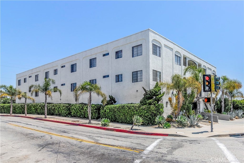 501 Hyde Park