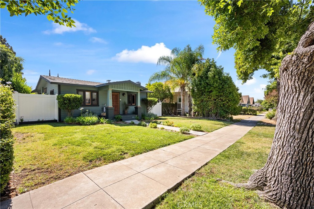 560 N Campus Avenue