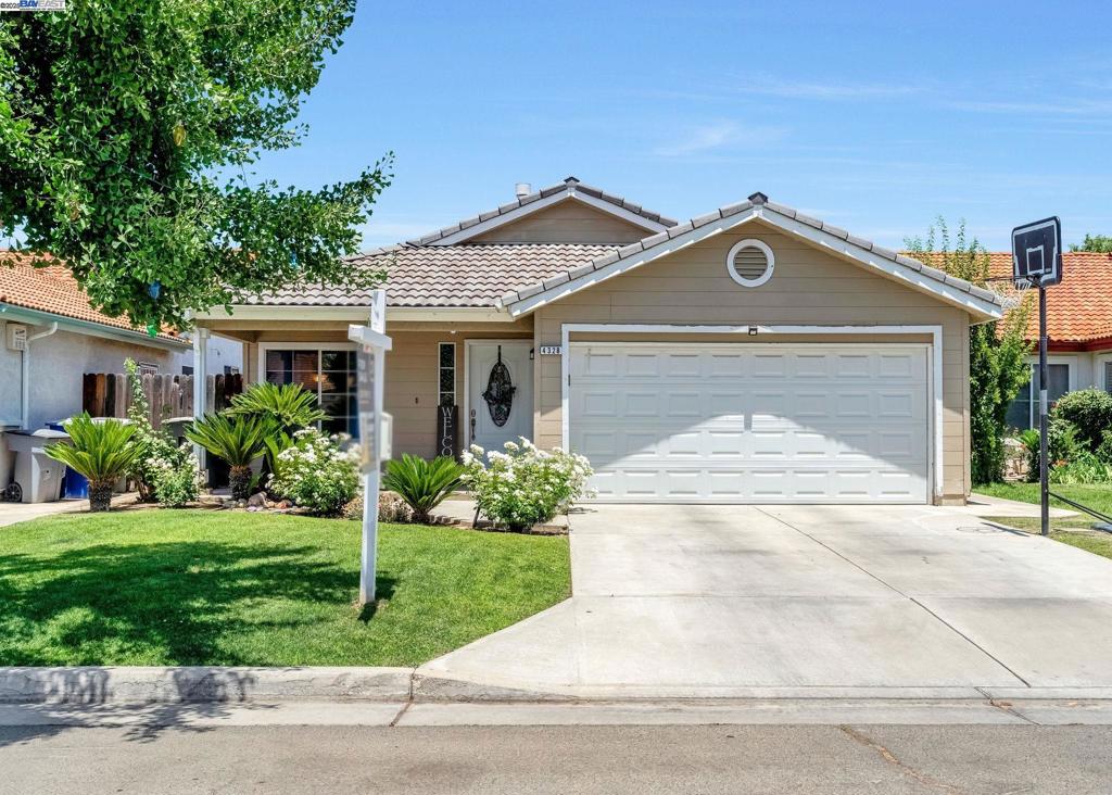 Welcome to this charming 3-bedroom, 2-bath gem nestled in a desirable Fresno neighborhood—ideal for first-time buyers! Step inside to discover new laminate flooring, two-tone paint, and a bright, contemporary kitchen complete with island and skylights for added natural light. Enjoy year-round comfort with central heat & air, cozy up by the fireplace, and appreciate the durability of a 50-year tile roof. With great curb appeal, a dog run for your furry friends, and an affordable price, this home checks all the boxes. Why Fresno??? Fresno offers the perfect blend of urban convenience and a suburban feel. Enjoy a low cost of living, affordable housing, a diverse and welcoming community, amazing local food, and a prime Central California location with easy access to both mountains and coast. Don't miss this opportunity—your new home is here!
