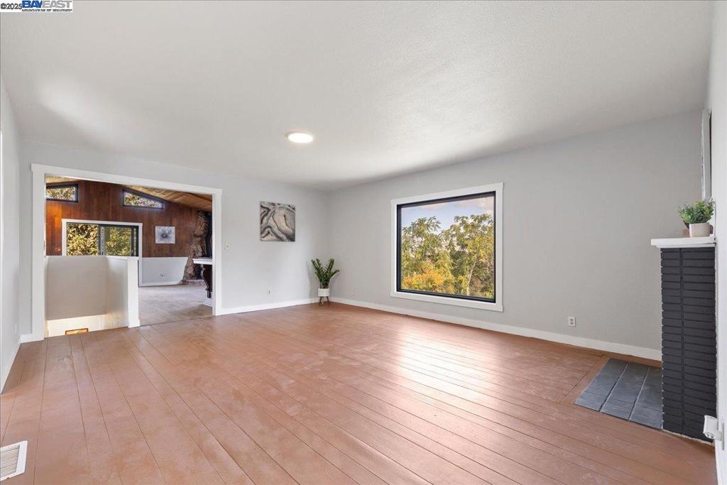 FAIRVIEW HILLS - Residential