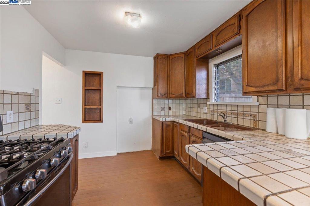 FAIRVIEW HILLS - Residential