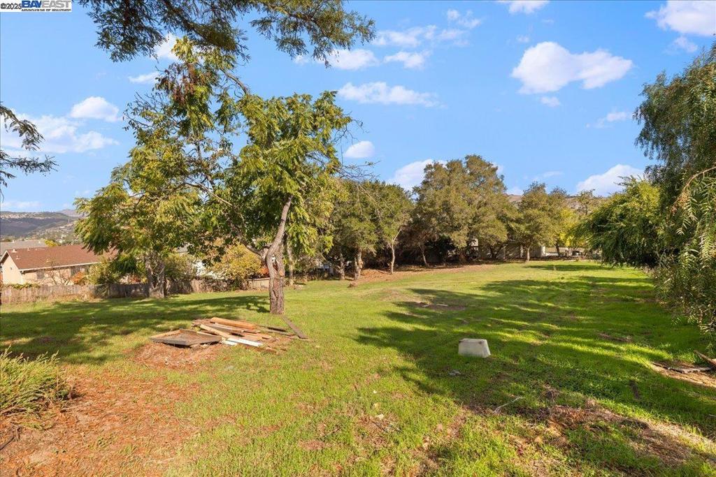 FAIRVIEW HILLS - Residential