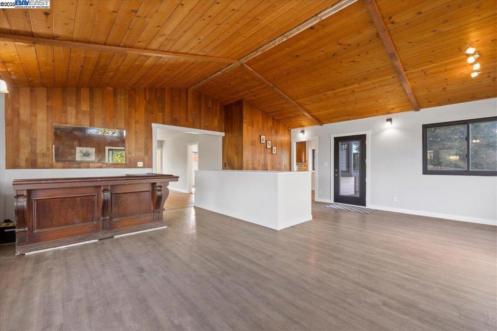 FAIRVIEW HILLS - Residential