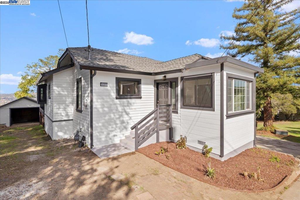 FAIRVIEW HILLS - Residential