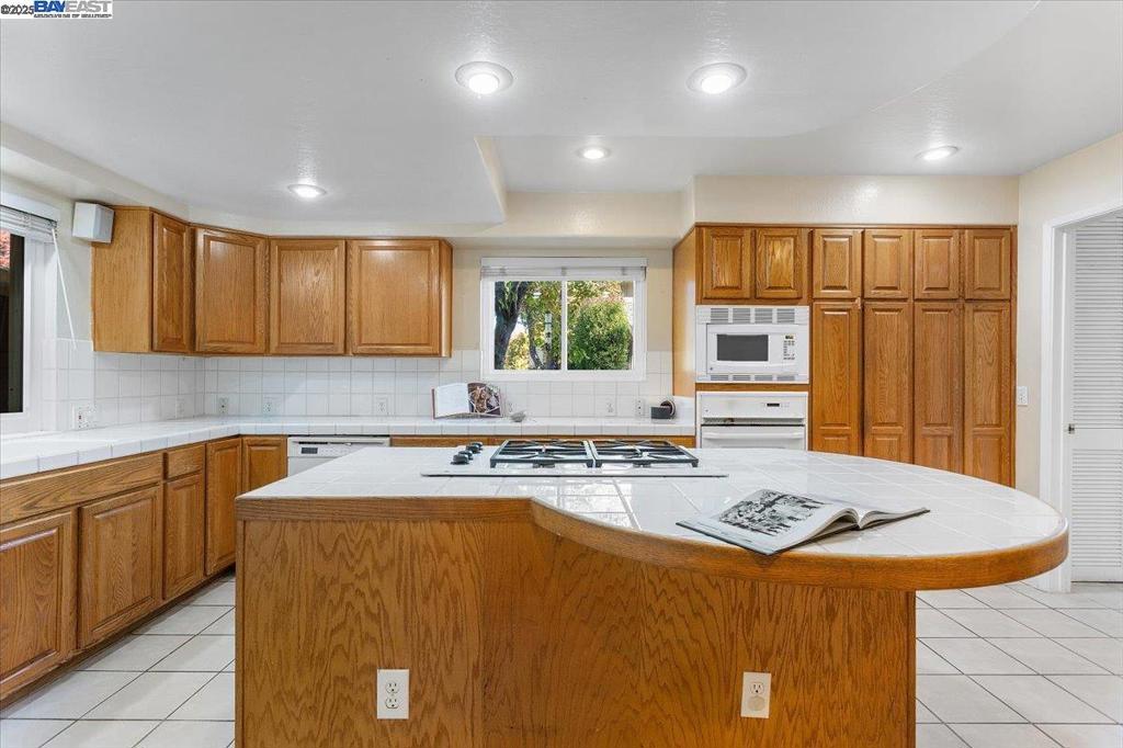 SYCAMORE HILLS - Residential