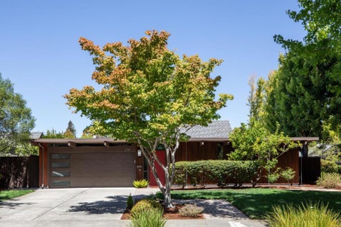 Photo of 1131 Parkinson Avenue, Palo Alto, CA 94301 (MLS # ML82058892)
