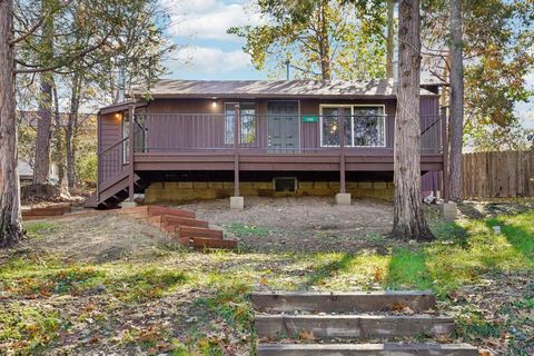 Photo of 53451 Middleridge Drive, Idyllwild, CA 92549 (MLS # 219139093DA)