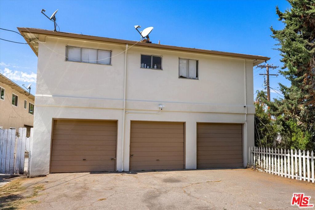 5859 Mandarin Drive