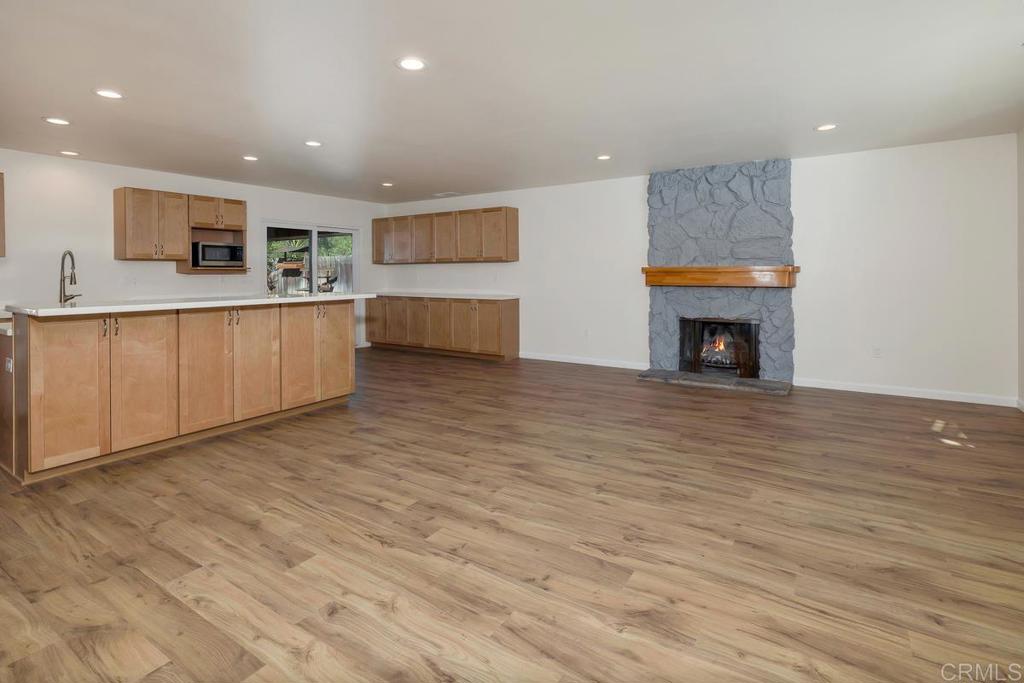 1074 Ellen Lane