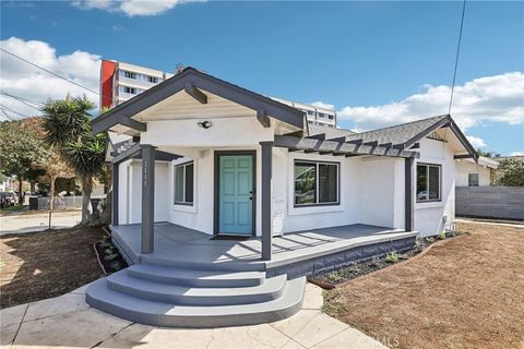 Photo of 1448 Lemon Avenue, Long Beach, CA 90813 (MLS # SB25228766)