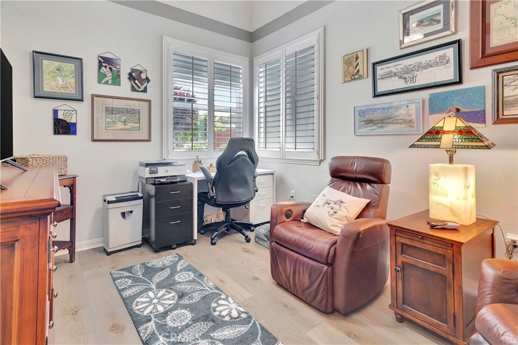listing image 130724697400720590550