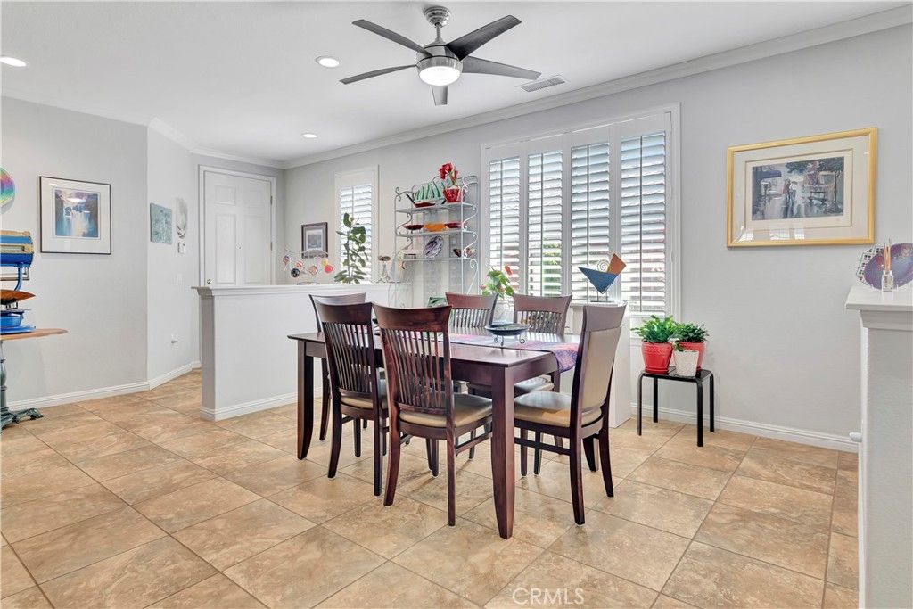 listing image 130724552847372616323