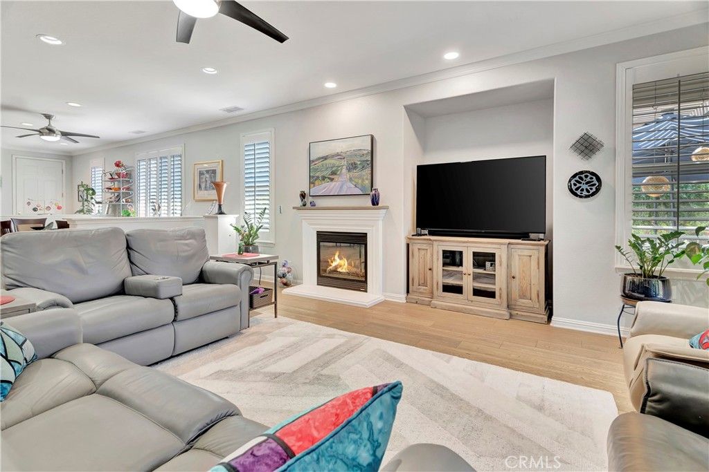 listing image 130727658832651093642