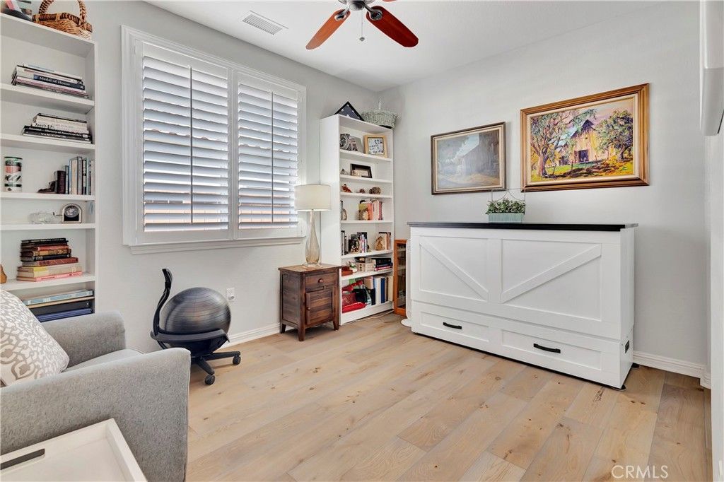 listing image 130722334043707866704