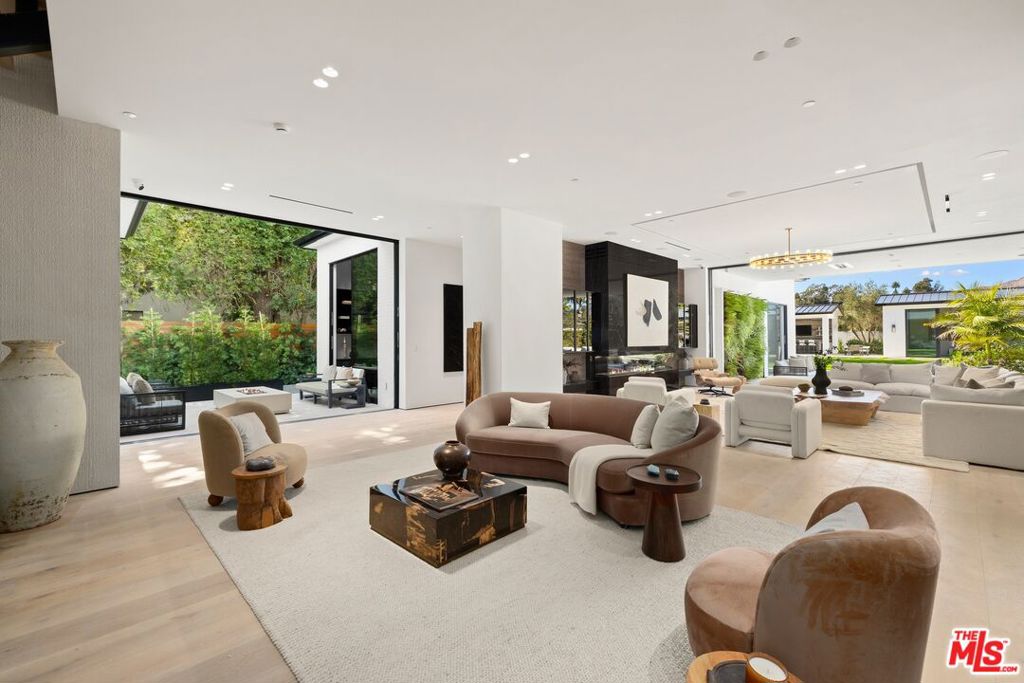 Properties 3 115 S Rockingham Avenue