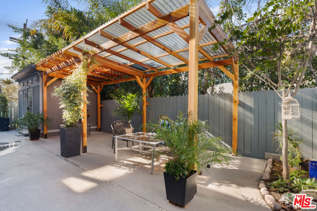 103 N Hayworth Avenue
