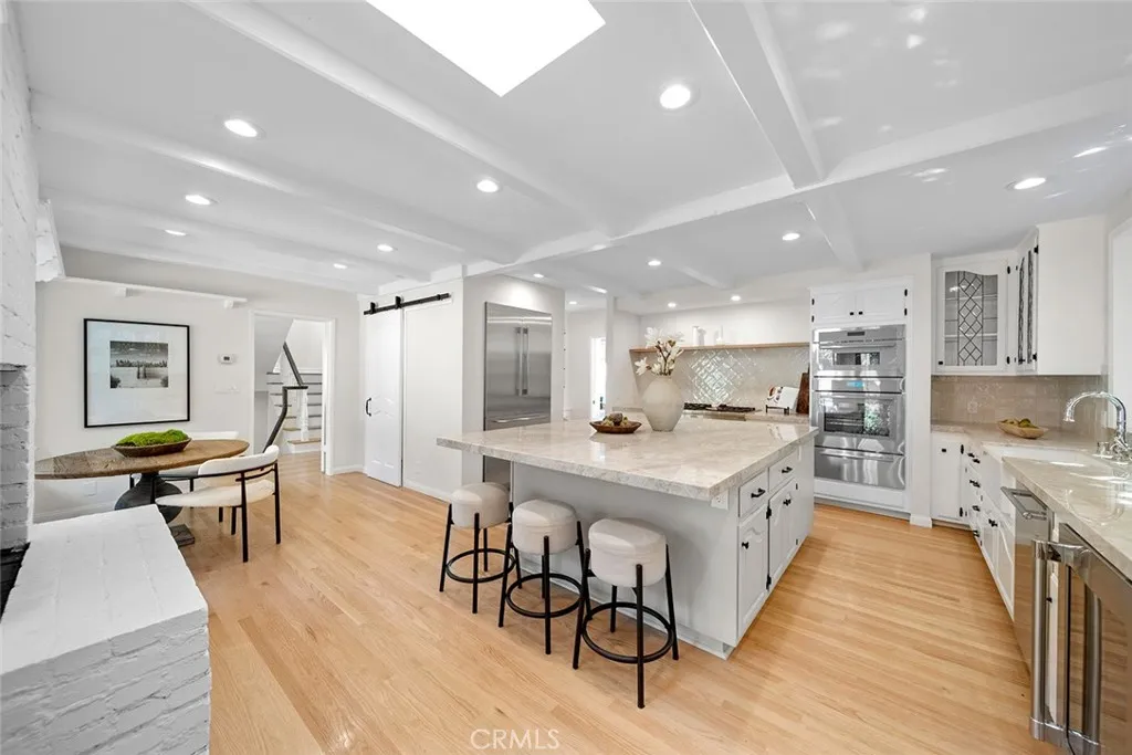 Laguna Beach, California 92651, United States, 4 Bedrooms Bedrooms, ,5 BathroomsBathrooms,Residential,Active,170765