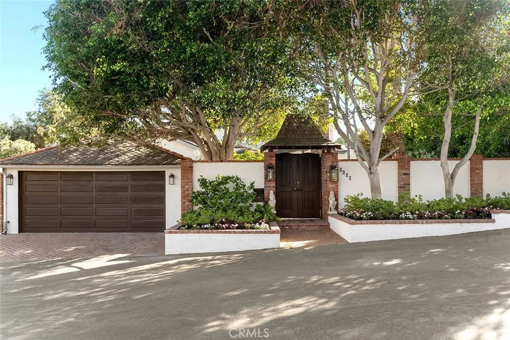 Laguna Beach, California 92651, United States, 4 Bedrooms Bedrooms, ,5 BathroomsBathrooms,Residential,Active,170765