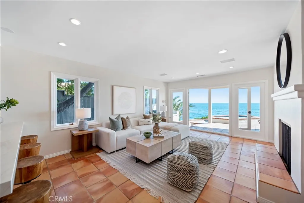 Laguna Beach, California 92651, United States, 4 Bedrooms Bedrooms, ,5 BathroomsBathrooms,Residential,Active,170765