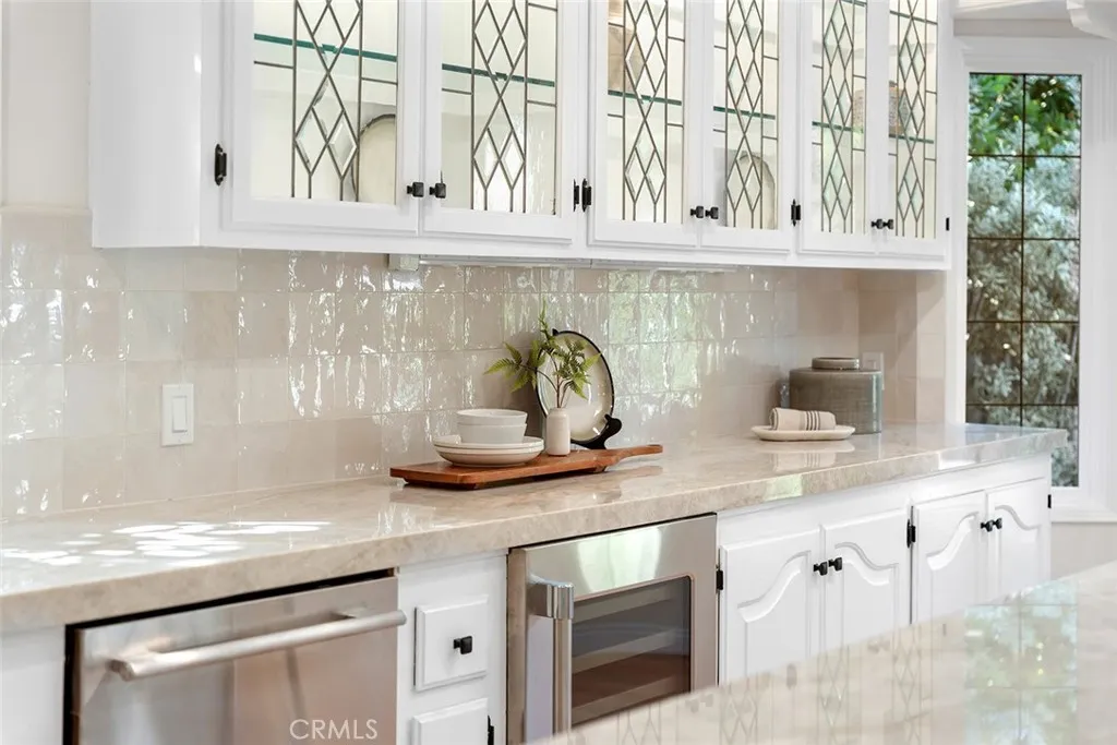 Laguna Beach, California 92651, United States, 4 Bedrooms Bedrooms, ,5 BathroomsBathrooms,Residential,Active,170765