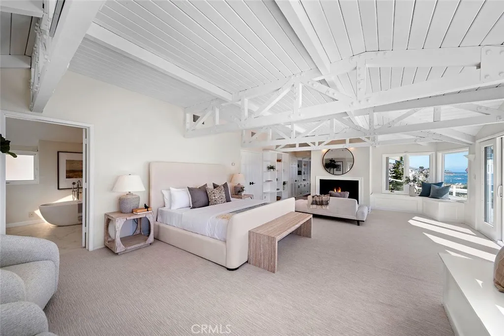 Laguna Beach, California 92651, United States, 4 Bedrooms Bedrooms, ,5 BathroomsBathrooms,Residential,Active,170765