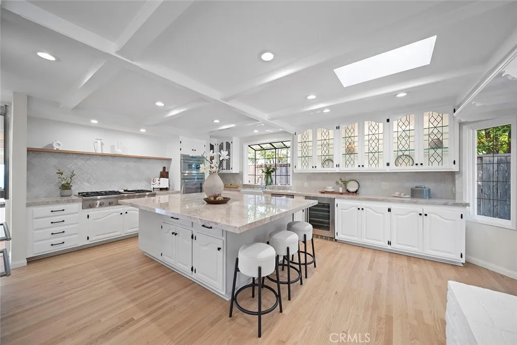 Laguna Beach, California 92651, United States, 4 Bedrooms Bedrooms, ,5 BathroomsBathrooms,Residential,Active,170765