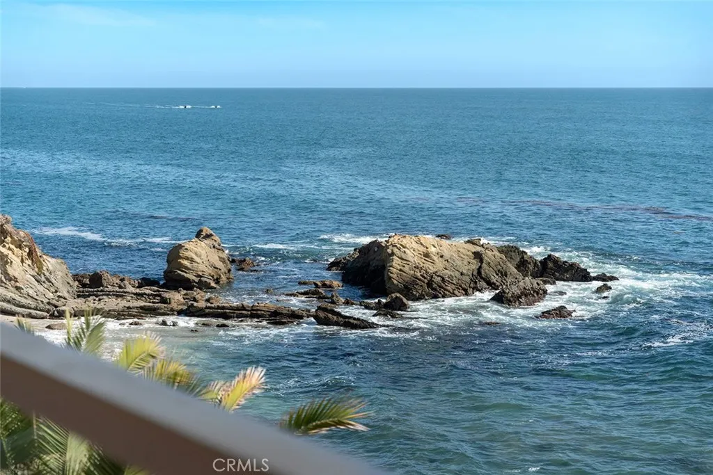 Laguna Beach, California 92651, United States, 4 Bedrooms Bedrooms, ,5 BathroomsBathrooms,Residential,Active,170765