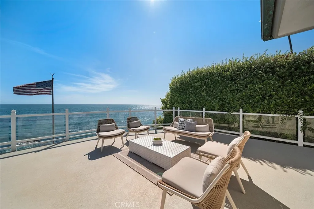 Laguna Beach, California 92651, United States, 4 Bedrooms Bedrooms, ,5 BathroomsBathrooms,Residential,Active,170765