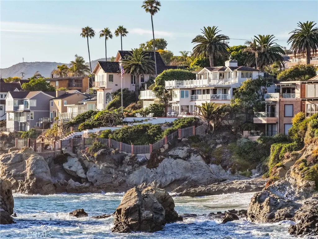 Laguna Beach, California 92651, United States, 4 Bedrooms Bedrooms, ,5 BathroomsBathrooms,Residential,Active,170765