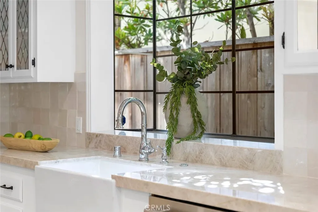 Laguna Beach, California 92651, United States, 4 Bedrooms Bedrooms, ,5 BathroomsBathrooms,Residential,Active,170765