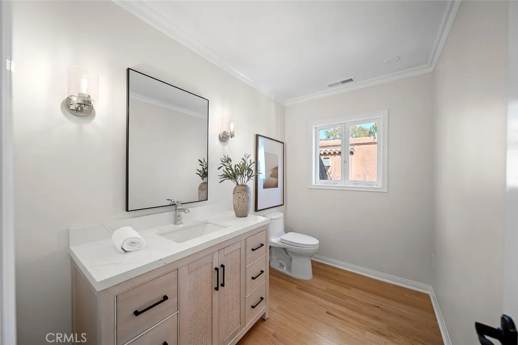 Laguna Beach, California 92651, United States, 4 Bedrooms Bedrooms, ,5 BathroomsBathrooms,Residential,Active,170765